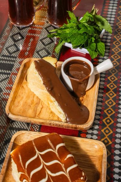Honey bread with dip